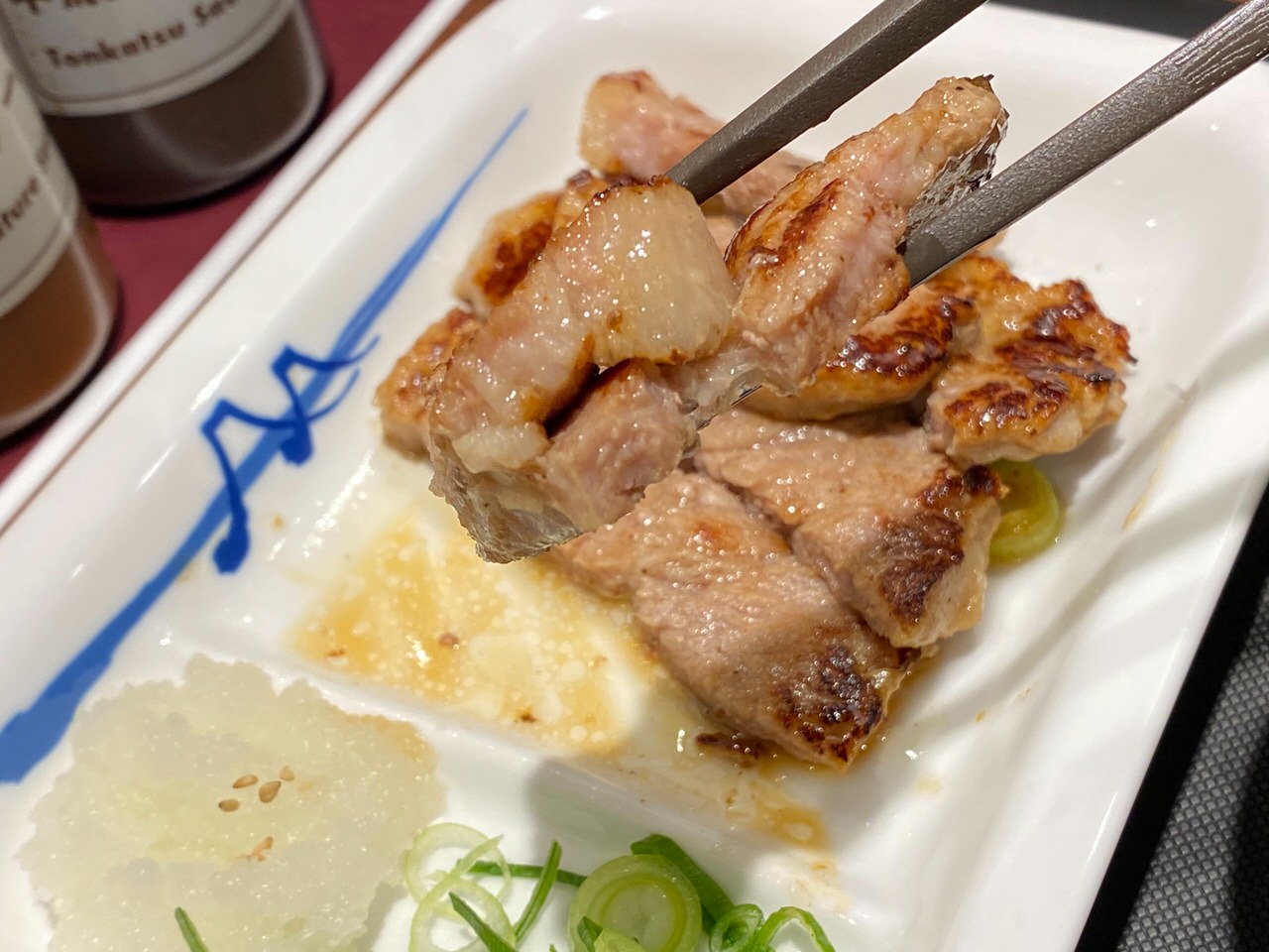 【松屋】リニューアルして厚切りになった「厚切り豚焼肉定食」 5